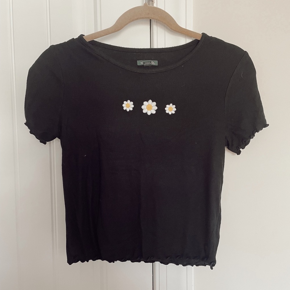 Wild and Fable Target Top Black Daisy